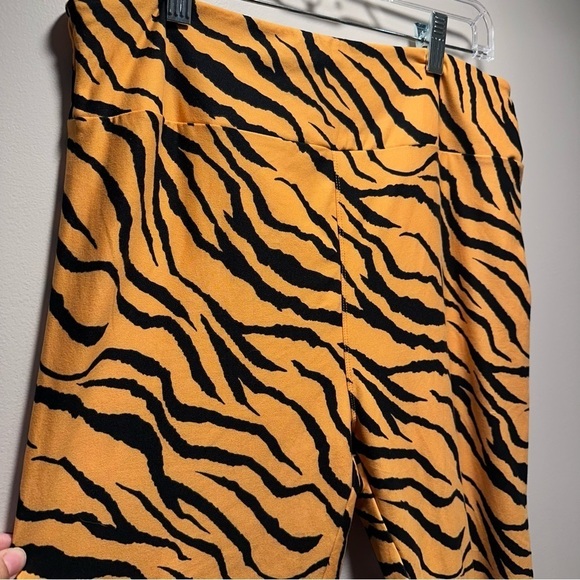 NEW TC LulaRoe Buttery Soft Leggings Tall& CurvyStretchy 12-18 L-XXL Tiger print - Picture 11 of 16